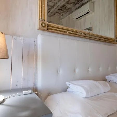 Il Castagnolo Country Bed & Breakfast 2*
